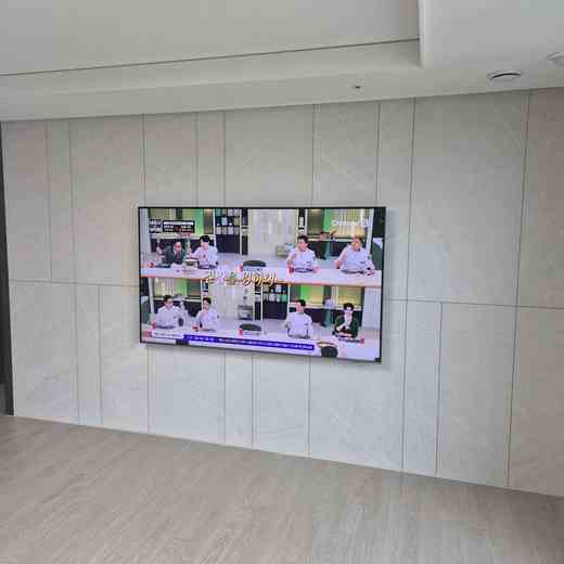 100인치 화면 침실 배치 무타공 벽걸이TV