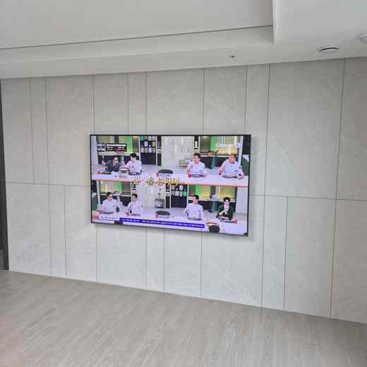 55인치 화면 설치 후 브라켓 선정