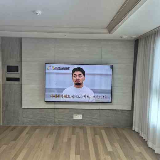 86인치 화면 높이 맞춤 무타공 벽걸이TV