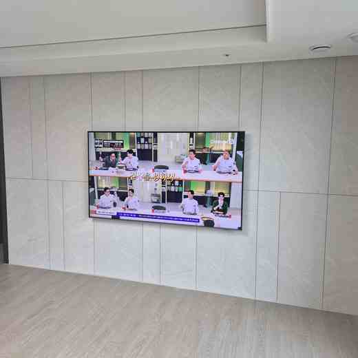 55인치 화면 설치 후 화면 중심