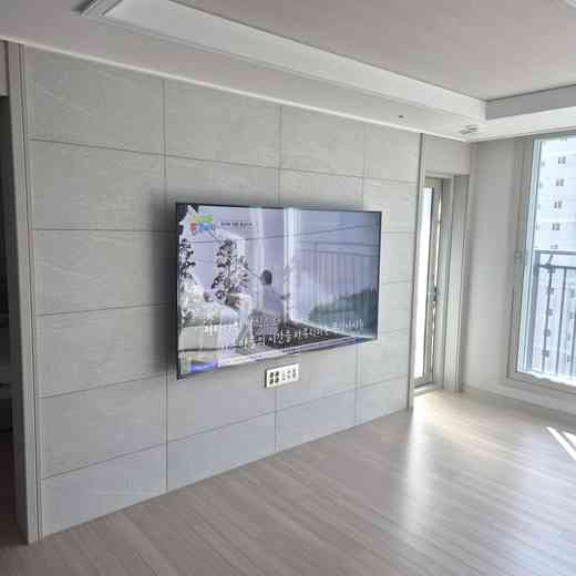 OLED 77인치 화면 시야 맞춤 무타공 벽걸이TV