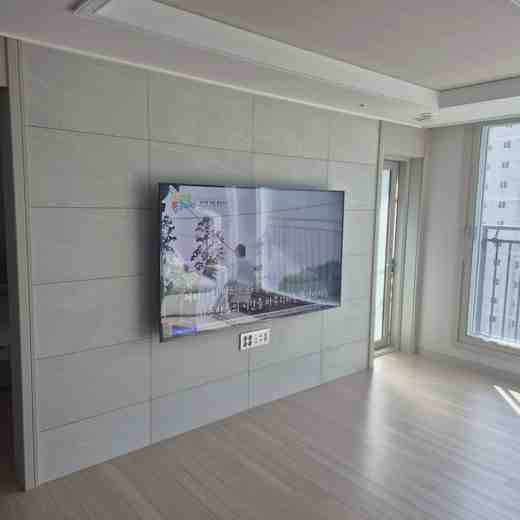 OLED 77인치 화면 하중 확인 무타공 벽걸이TV