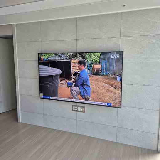 OLED 77인치 화면 상하 조절 무타공 벽걸이TV