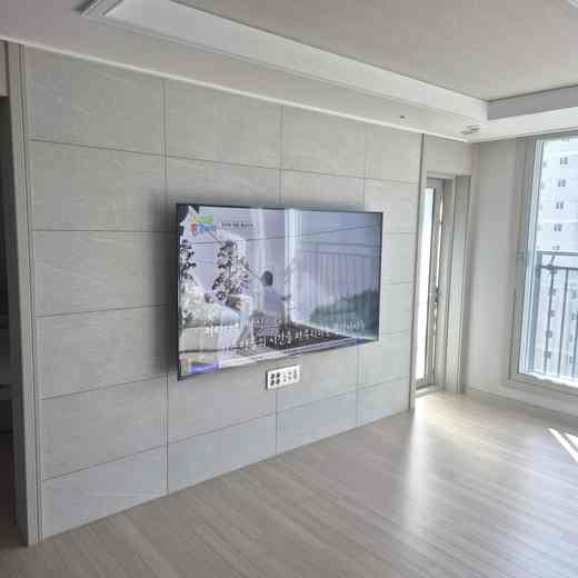 86인치 화면 설치 후 높이 맞춤