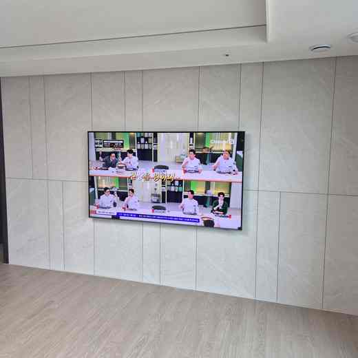 77인치 화면 각도 맞춤 무타공 벽걸이TV