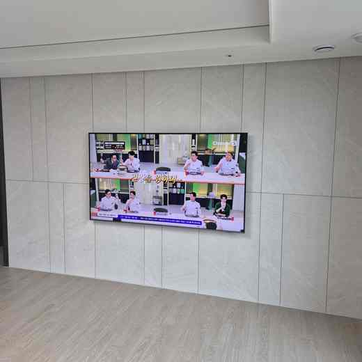 98인치 화면 설치 후 하중 확인